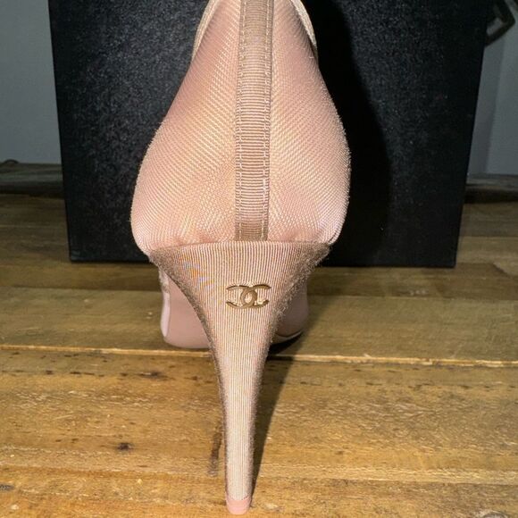 Chanel Camellia Mesh Pumps - Picture 3 of 8